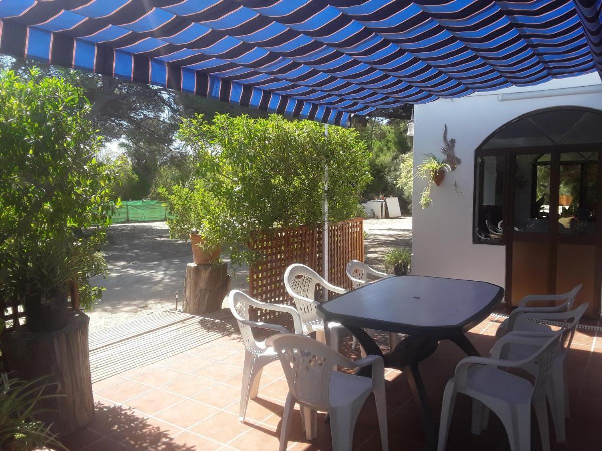 En Finca Las Dunas Dos Chalets Con Jacuzzis En Primera Linea De Playa , Uno De 4 Dormitorios Y Otro De 2 Dormitorios, Llama Al Seiscientos Veintisiete Cuatrocientos Diecisiete Trescientos Noventa Y Ocho 로타 외부 사진