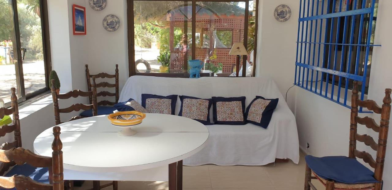 En Finca Las Dunas Dos Chalets Con Jacuzzis En Primera Linea De Playa , Uno De 4 Dormitorios Y Otro De 2 Dormitorios, Llama Al Seiscientos Veintisiete Cuatrocientos Diecisiete Trescientos Noventa Y Ocho 로타 외부 사진