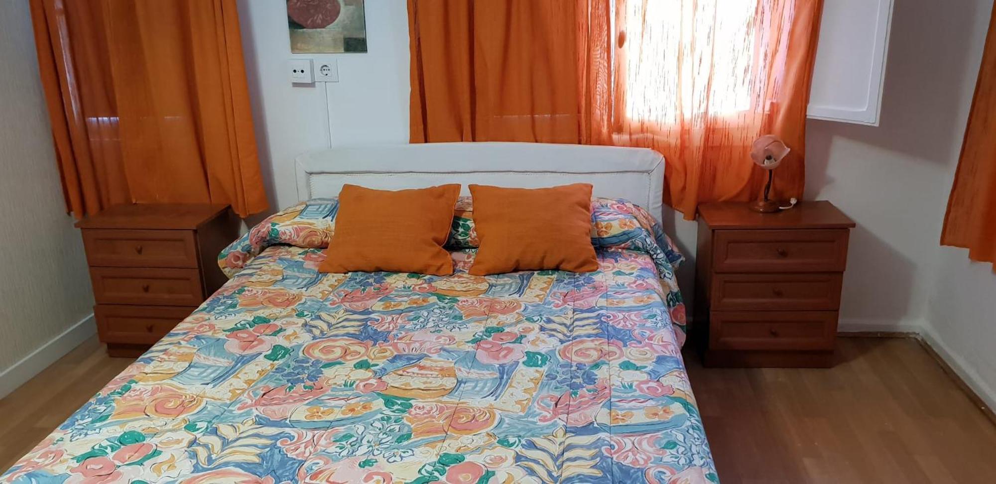 En Finca Las Dunas Dos Chalets Con Jacuzzis En Primera Linea De Playa , Uno De 4 Dormitorios Y Otro De 2 Dormitorios, Llama Al Seiscientos Veintisiete Cuatrocientos Diecisiete Trescientos Noventa Y Ocho 로타 외부 사진
