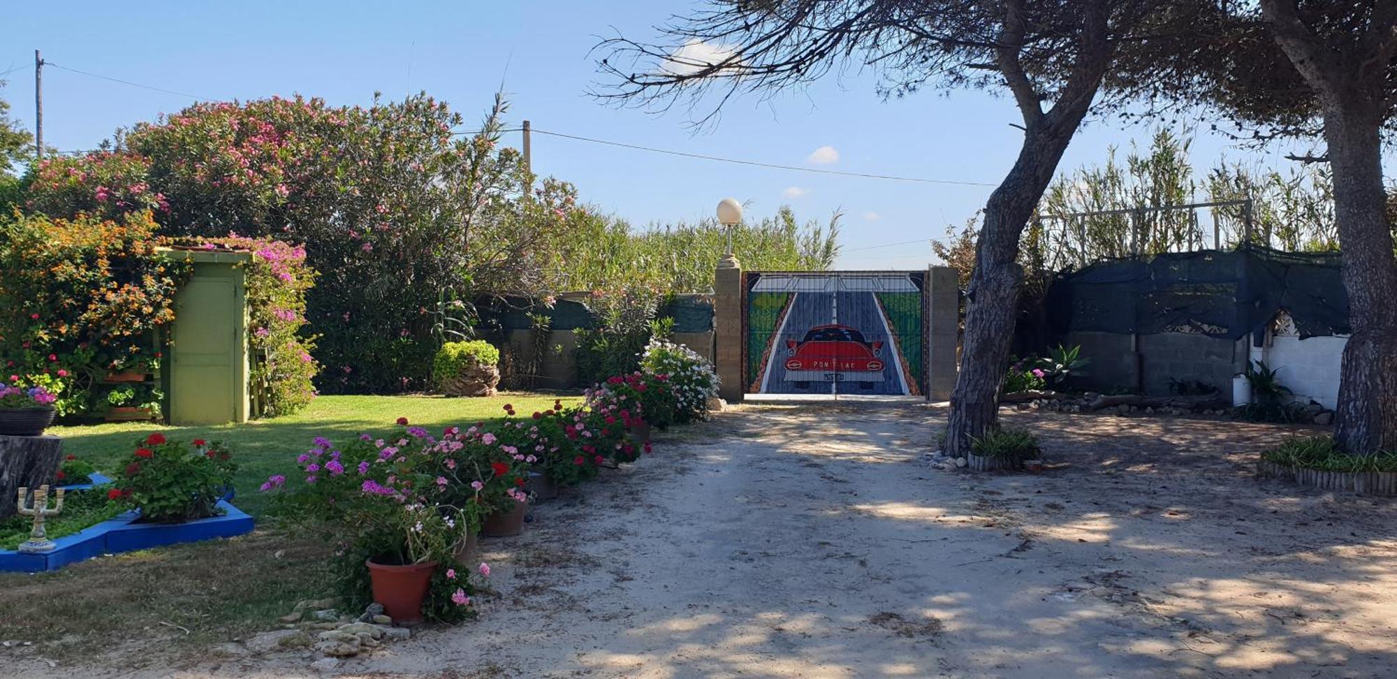 En Finca Las Dunas Dos Chalets Con Jacuzzis En Primera Linea De Playa , Uno De 4 Dormitorios Y Otro De 2 Dormitorios, Llama Al Seiscientos Veintisiete Cuatrocientos Diecisiete Trescientos Noventa Y Ocho 로타 외부 사진