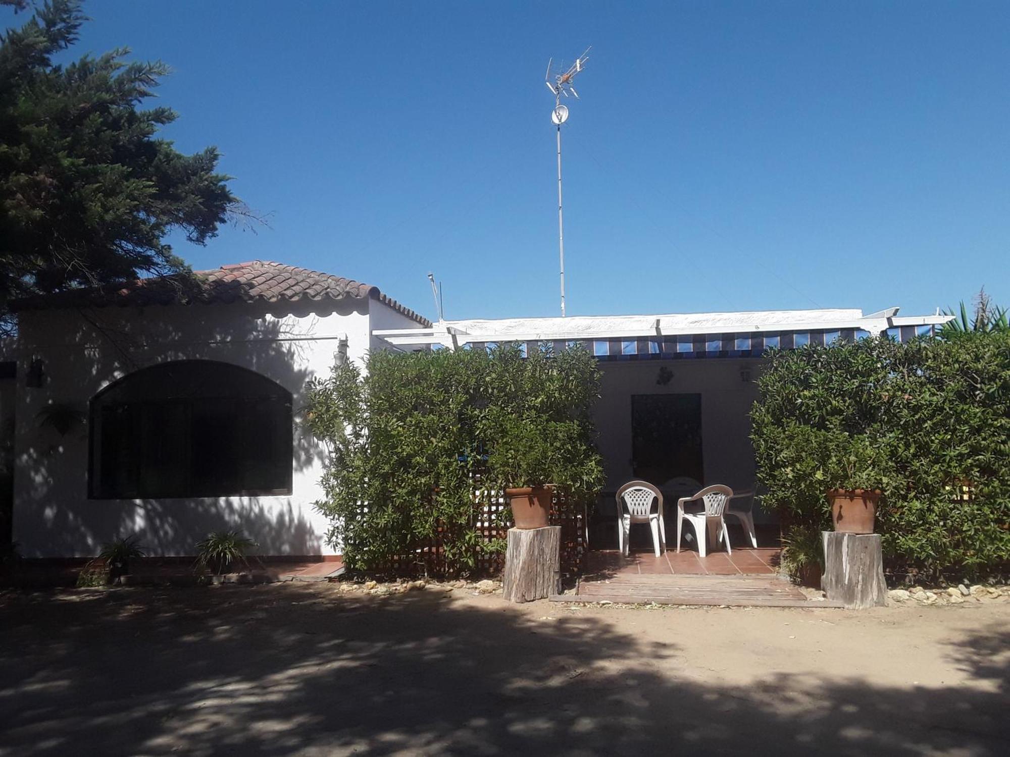 Finca Las Dunas Con Dos Chalets Con Jacuzzis En Primera Linea De Playa Uno De 4 Dormitorios Y Otro De 2 Dormitorios 로타 외부 사진