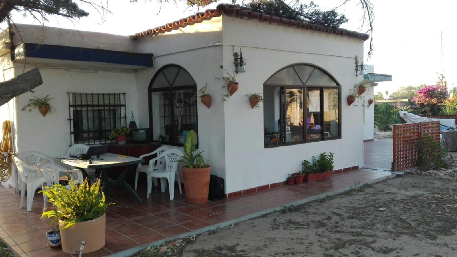 Finca Las Dunas Con Dos Chalets Con Jacuzzis En Primera Linea De Playa Uno De 4 Dormitorios Y Otro De 2 Dormitorios 로타 외부 사진