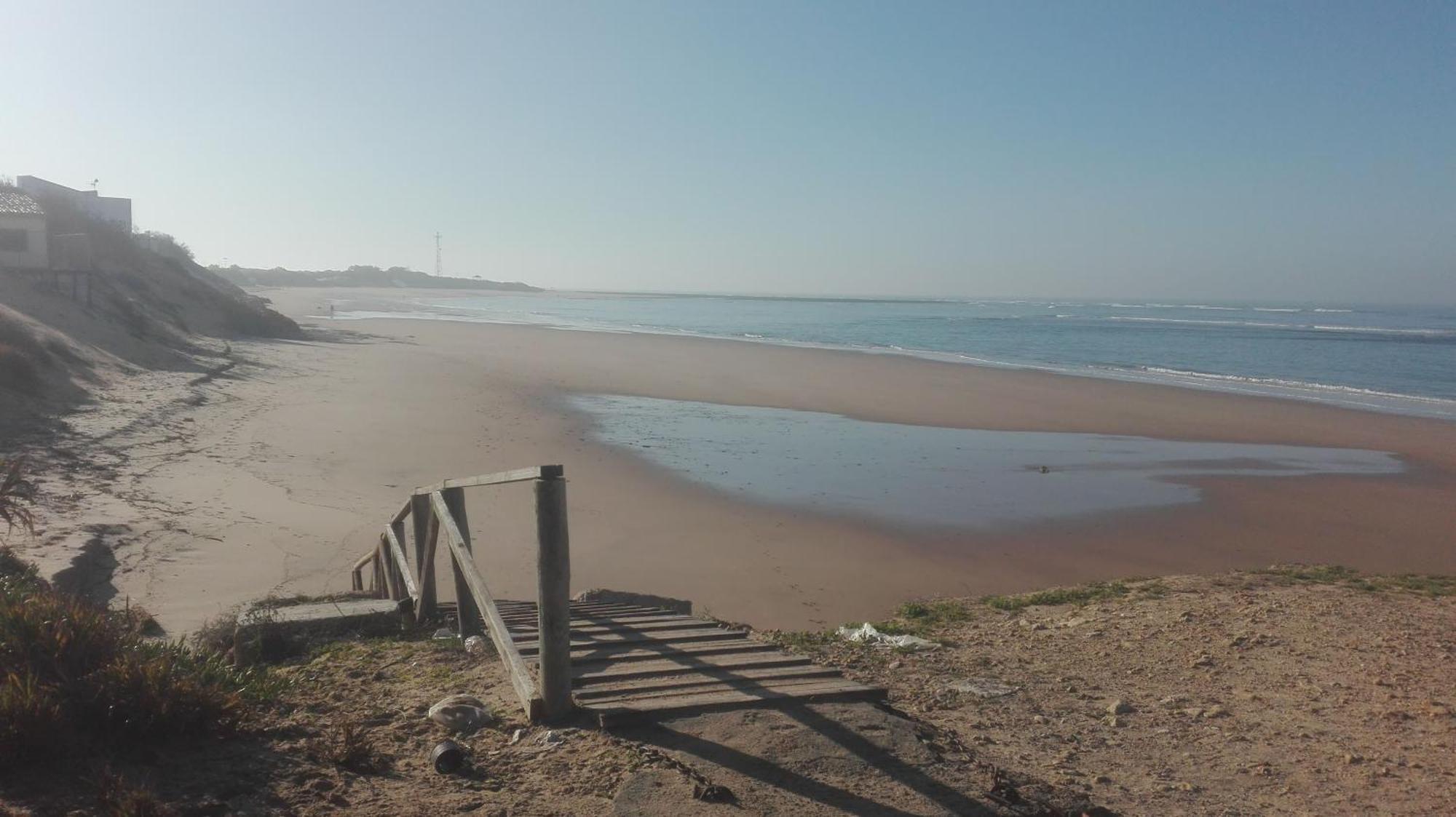 En Finca Las Dunas Dos Chalets Con Jacuzzis En Primera Linea De Playa , Uno De 4 Dormitorios Y Otro De 2 Dormitorios, Llama Al Seiscientos Veintisiete Cuatrocientos Diecisiete Trescientos Noventa Y Ocho 로타 외부 사진