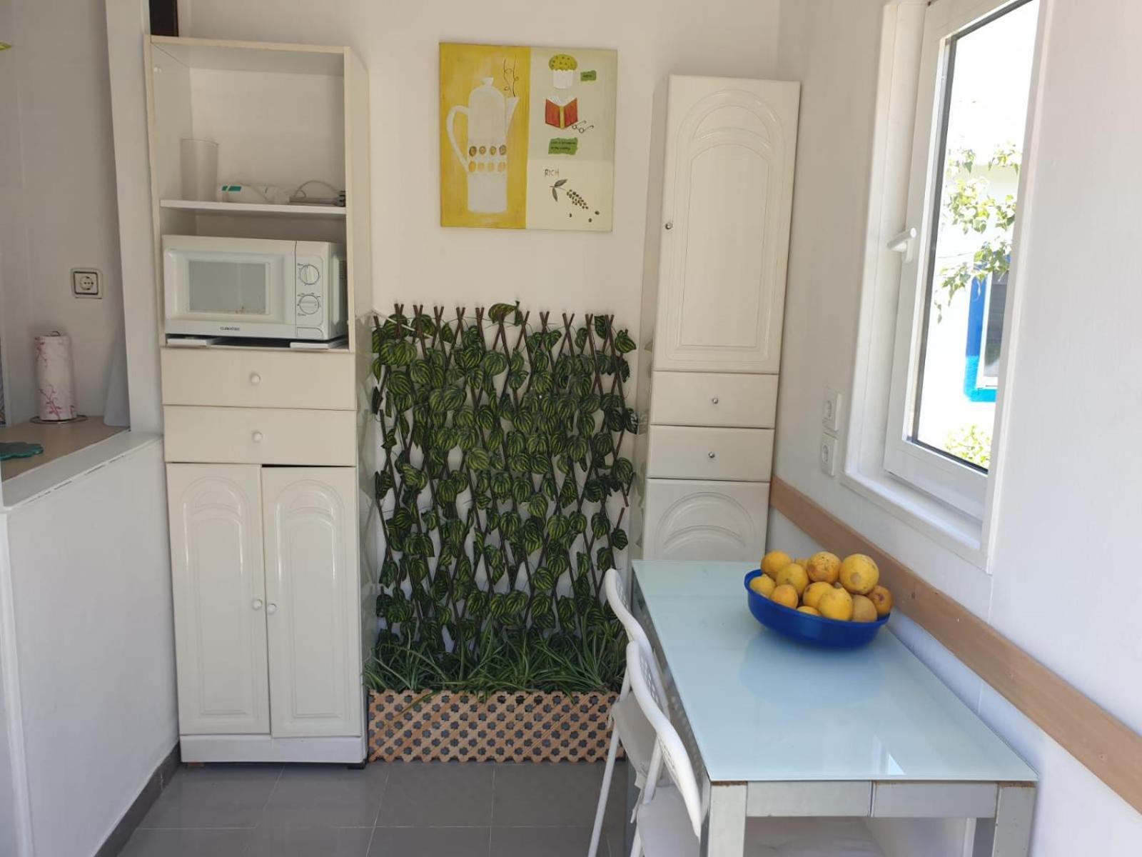 En Finca Las Dunas Dos Chalets Con Jacuzzis En Primera Linea De Playa , Uno De 4 Dormitorios Y Otro De 2 Dormitorios, Llama Al Seiscientos Veintisiete Cuatrocientos Diecisiete Trescientos Noventa Y Ocho 로타 외부 사진