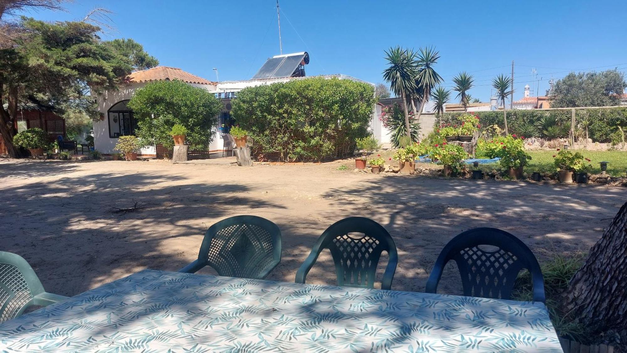 En Finca Las Dunas Dos Chalets Con Jacuzzis En Primera Linea De Playa , Uno De 4 Dormitorios Y Otro De 2 Dormitorios, Llama Al Seiscientos Veintisiete Cuatrocientos Diecisiete Trescientos Noventa Y Ocho 로타 외부 사진