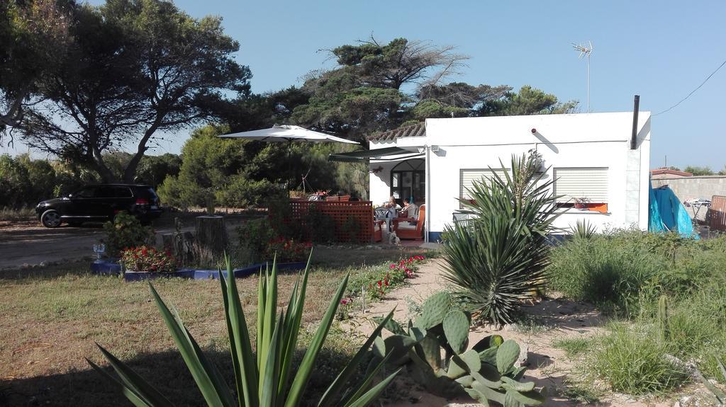 En Finca Las Dunas Dos Chalets Con Jacuzzis En Primera Linea De Playa , Uno De 4 Dormitorios Y Otro De 2 Dormitorios, Llama Al Seiscientos Veintisiete Cuatrocientos Diecisiete Trescientos Noventa Y Ocho 로타 외부 사진