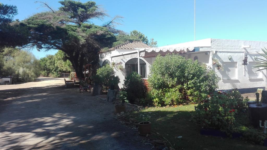 En Finca Las Dunas Dos Chalets Con Jacuzzis En Primera Linea De Playa , Uno De 4 Dormitorios Y Otro De 2 Dormitorios, Llama Al Seiscientos Veintisiete Cuatrocientos Diecisiete Trescientos Noventa Y Ocho 로타 외부 사진