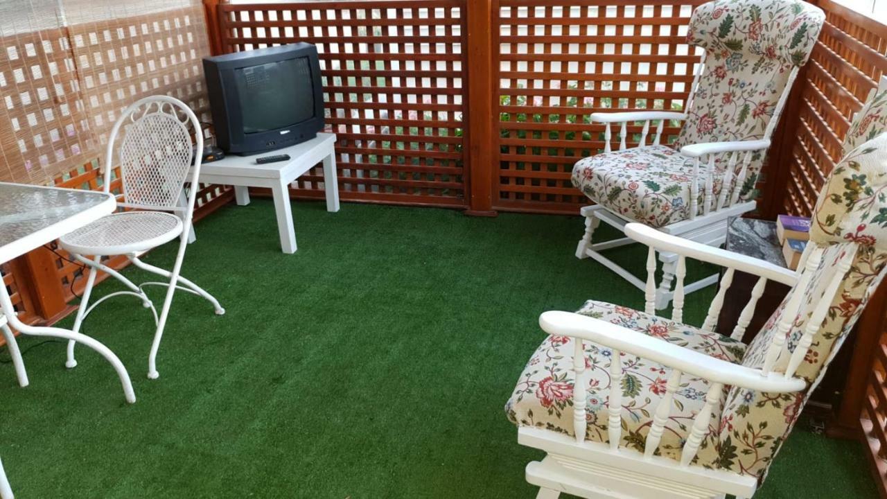 En Finca Las Dunas Dos Chalets Con Jacuzzis En Primera Linea De Playa , Uno De 4 Dormitorios Y Otro De 2 Dormitorios, Llama Al Seiscientos Veintisiete Cuatrocientos Diecisiete Trescientos Noventa Y Ocho 로타 외부 사진