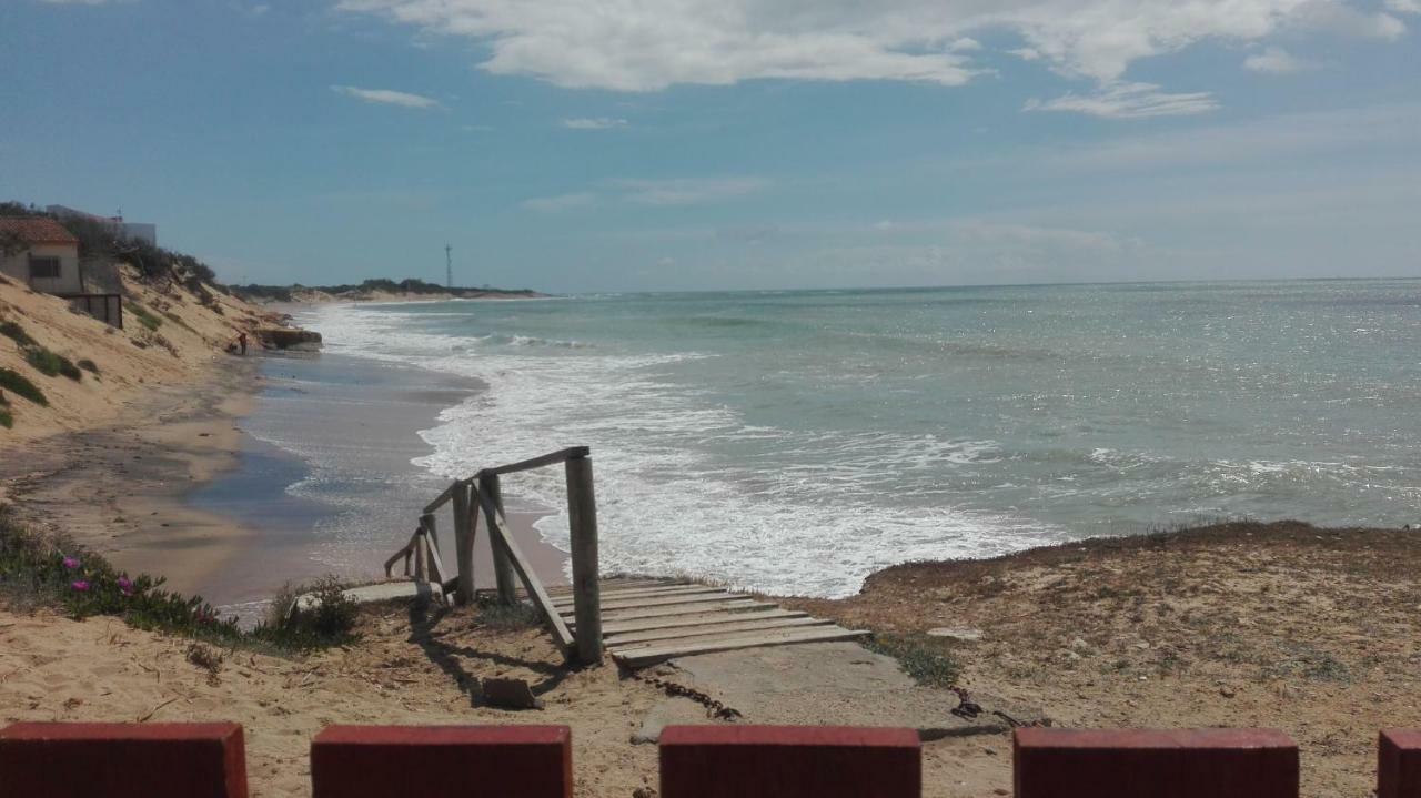 En Finca Las Dunas Dos Chalets Con Jacuzzis En Primera Linea De Playa , Uno De 4 Dormitorios Y Otro De 2 Dormitorios, Llama Al Seiscientos Veintisiete Cuatrocientos Diecisiete Trescientos Noventa Y Ocho 로타 외부 사진