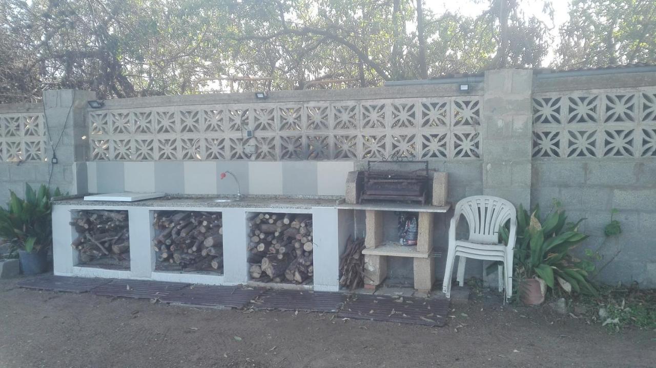 En Finca Las Dunas Dos Chalets Con Jacuzzis En Primera Linea De Playa , Uno De 4 Dormitorios Y Otro De 2 Dormitorios, Llama Al Seiscientos Veintisiete Cuatrocientos Diecisiete Trescientos Noventa Y Ocho 로타 외부 사진